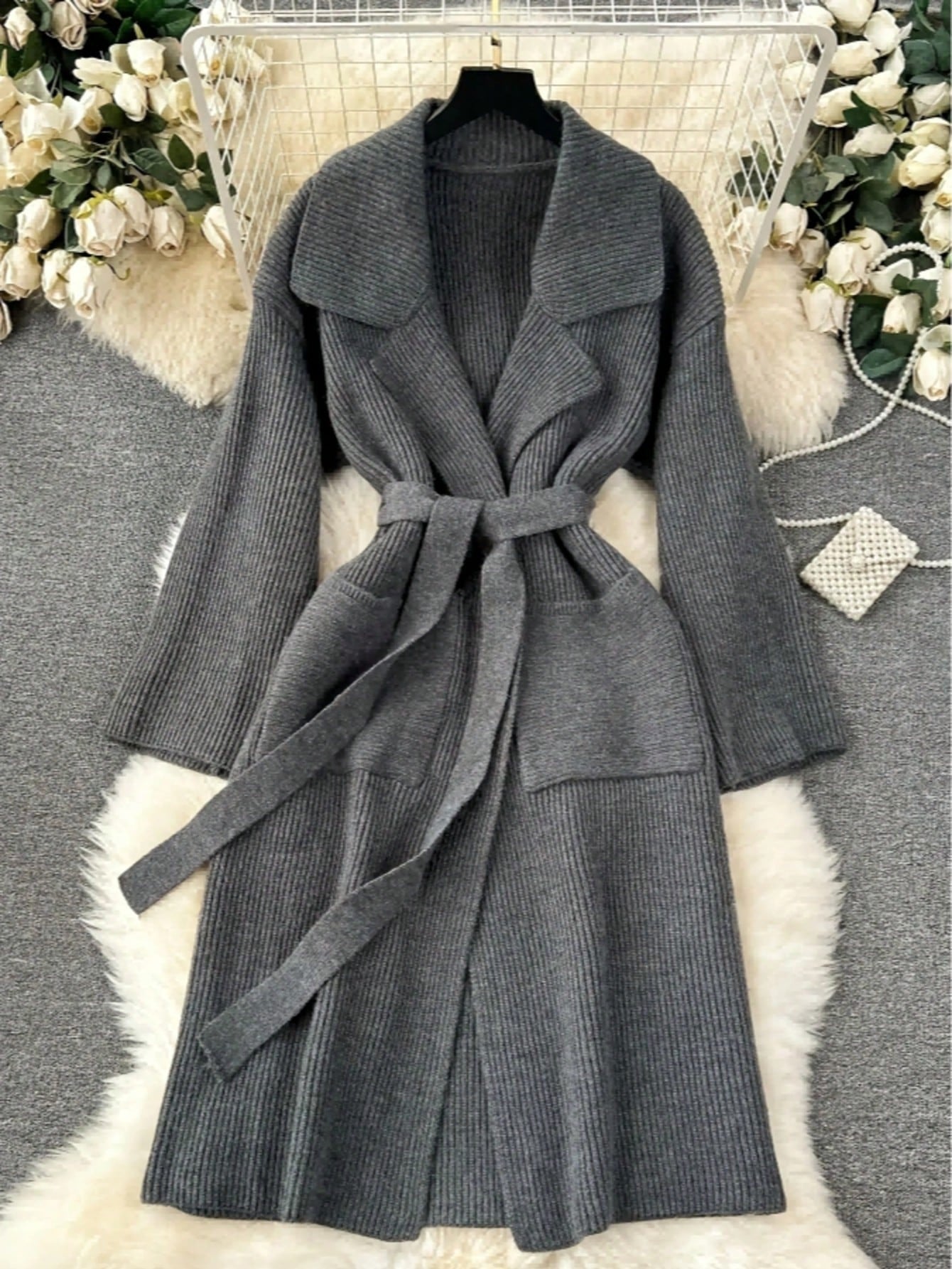 Eleganter Strick-Cardigan mit Schnürdetails