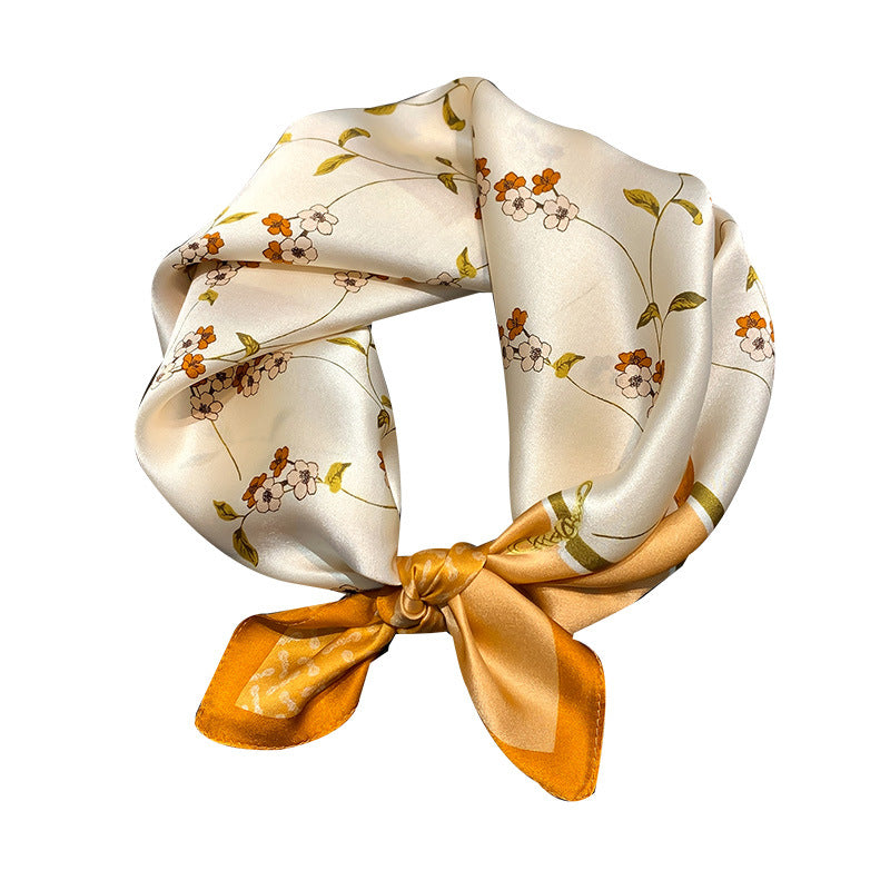 Quadratisches Tuch mit Blumenmuster – Bild 3 | LuxeStyle
