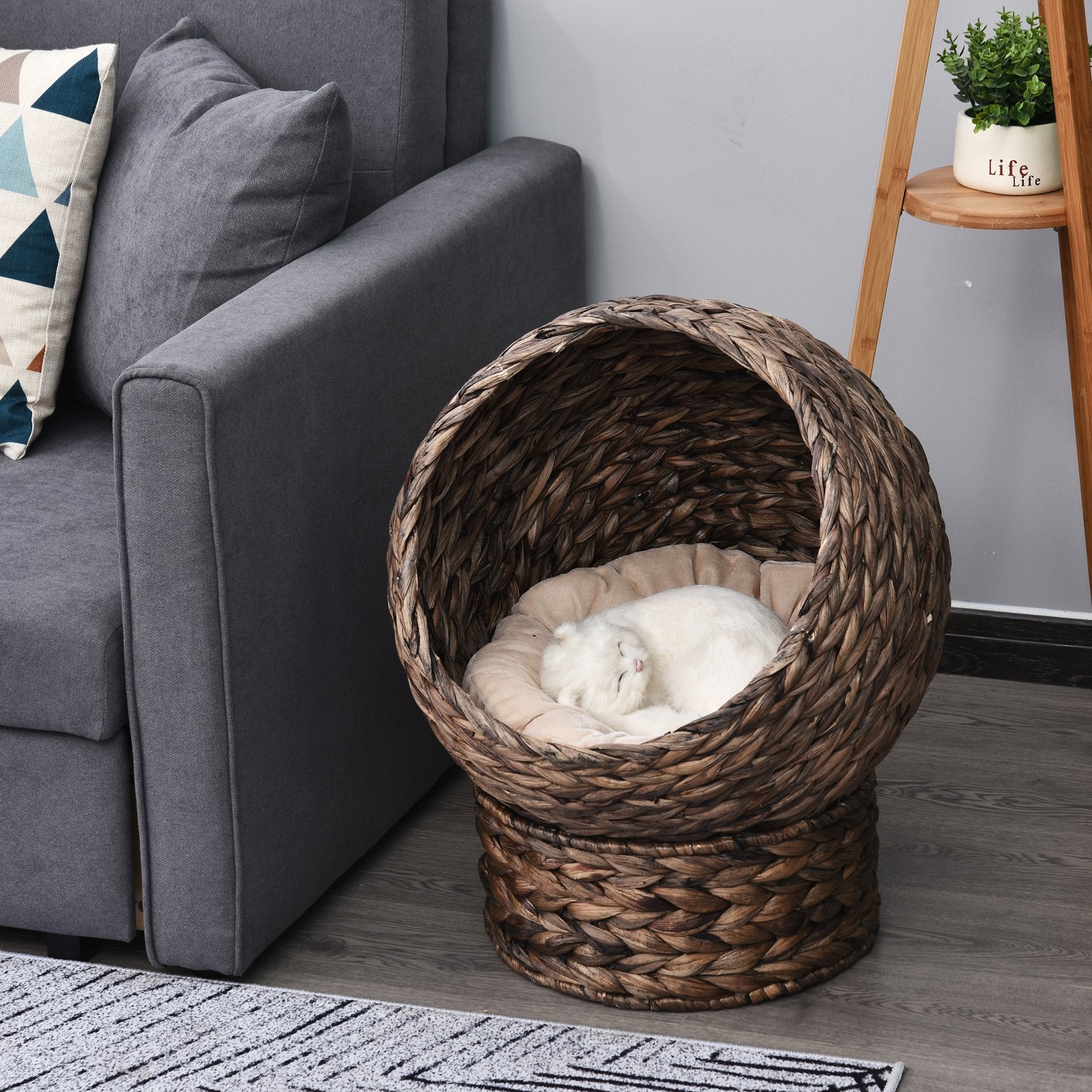Handgeflochtenes Katzenkörbchen mit Drehfunktion und weicher Polsterun