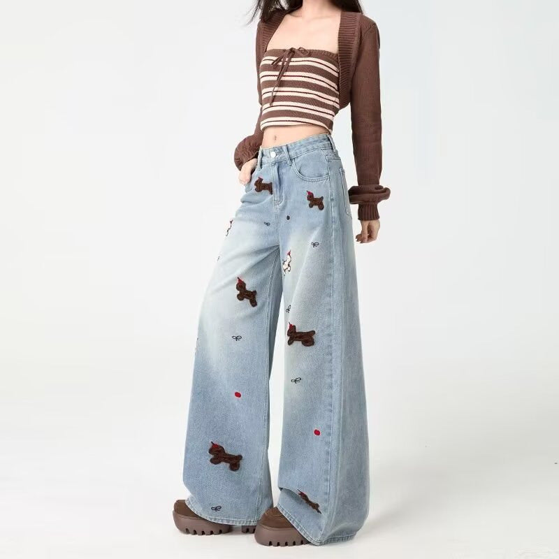 Weite Damenjeans mit Stickerei