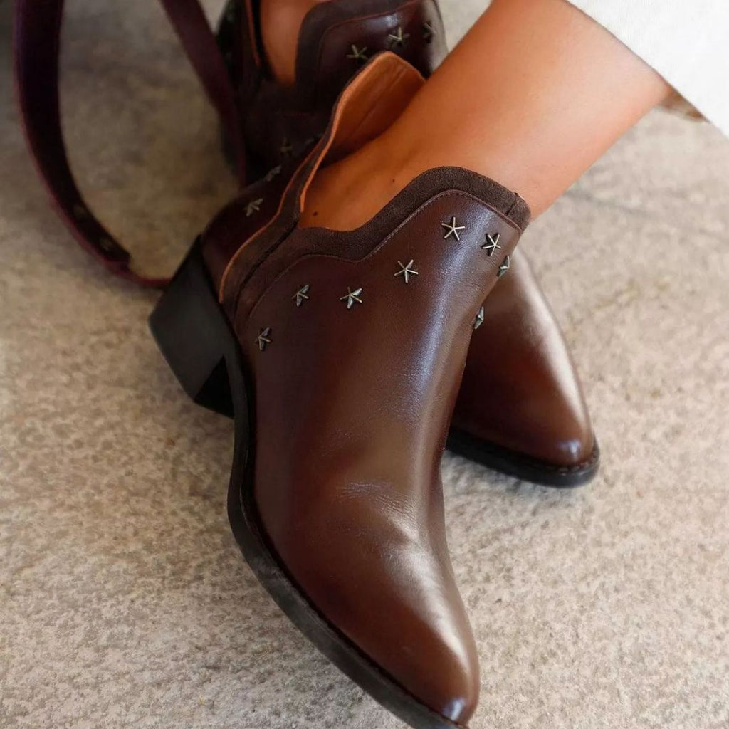 Ankle Boots mit Metallschnalle