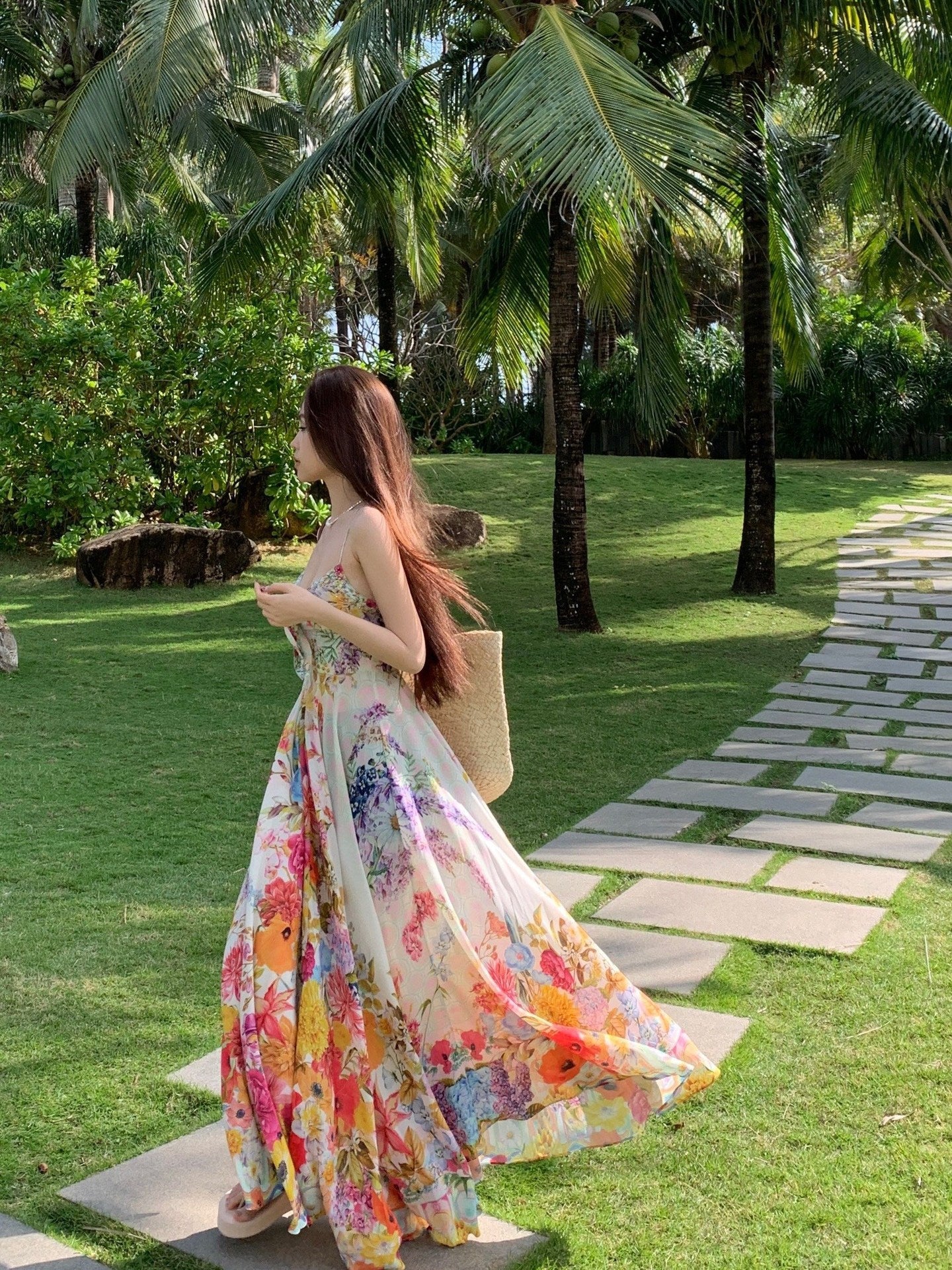 Florales Trägerkleid mit langem Rock