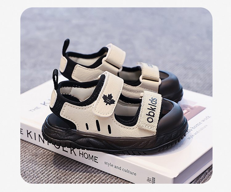 Kinder-Sportsandalen mit Klettverschluss