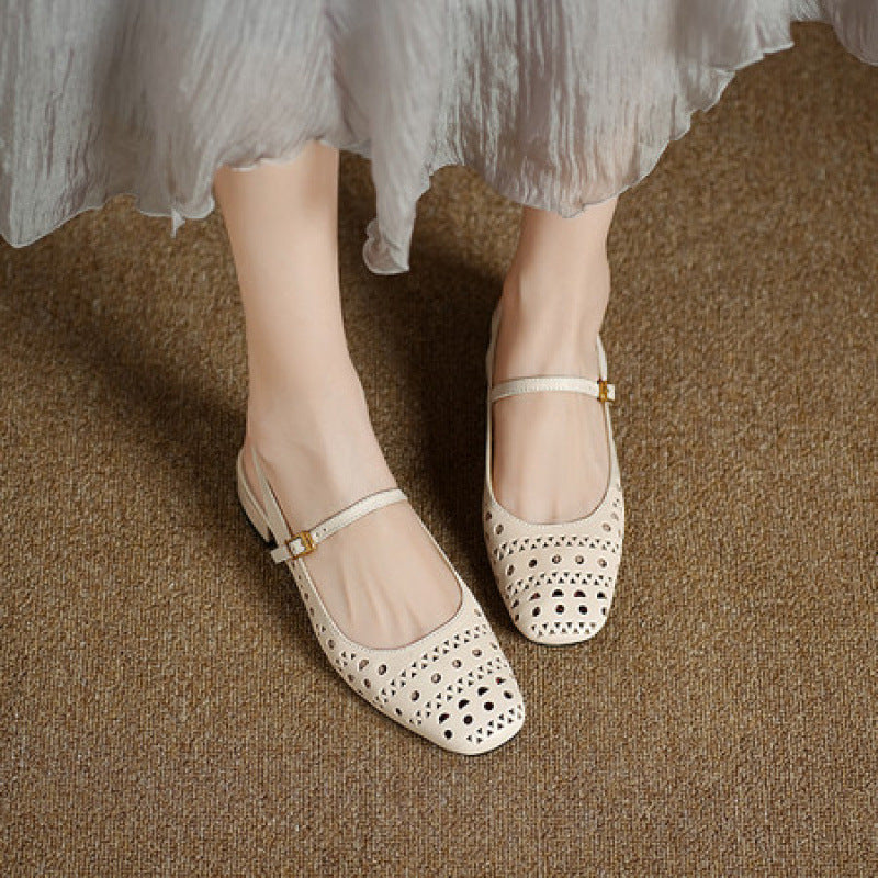 Perforierte Leder-Sandalen mit Riemchen