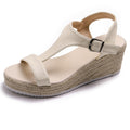 Sommer-Sandalen mit Keilabsatz