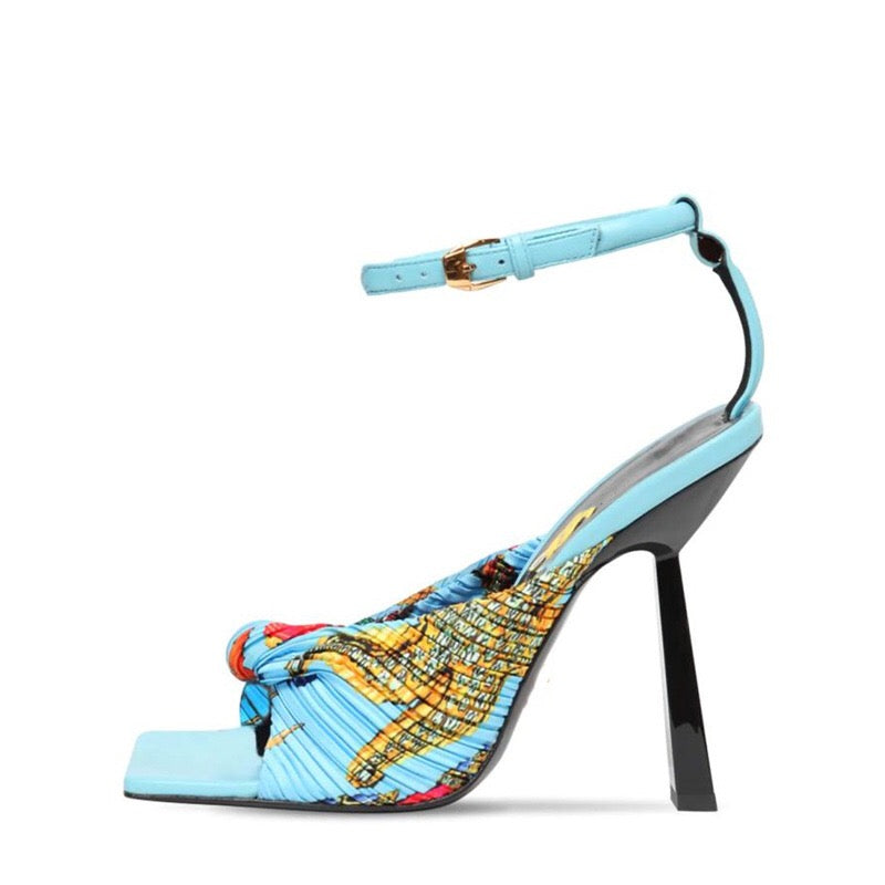 Sandalen aus Schafsleder mit Schnalle – Bild 4 | LuxeStyle