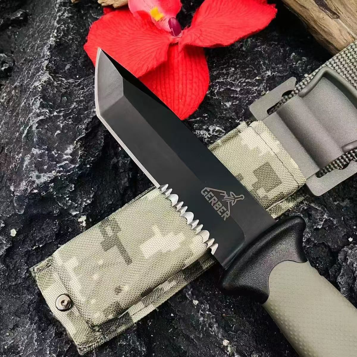 Ultraharter Outdoor-Messer mit scharfer Klinge