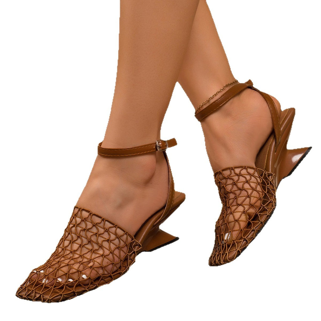 Atmungsaktive Sandalen mit geschlossener Zehenpartie