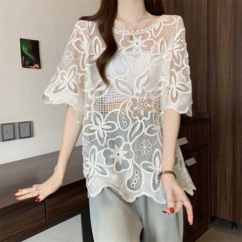 Rundhals-Spitzentop im Chanel-Stil