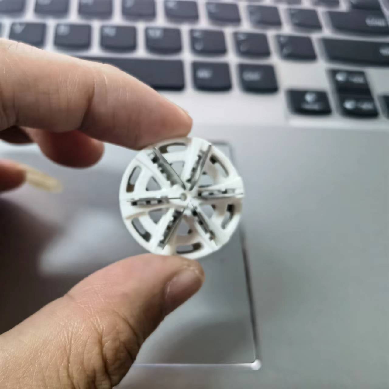 Miniatur-Shaver für präzises Rasieren