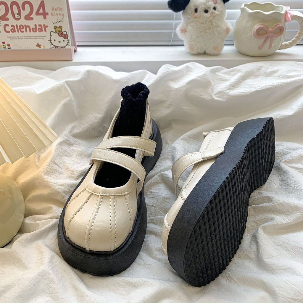 Japan-inspirierte Leder-Halbschuhe mit Absatz