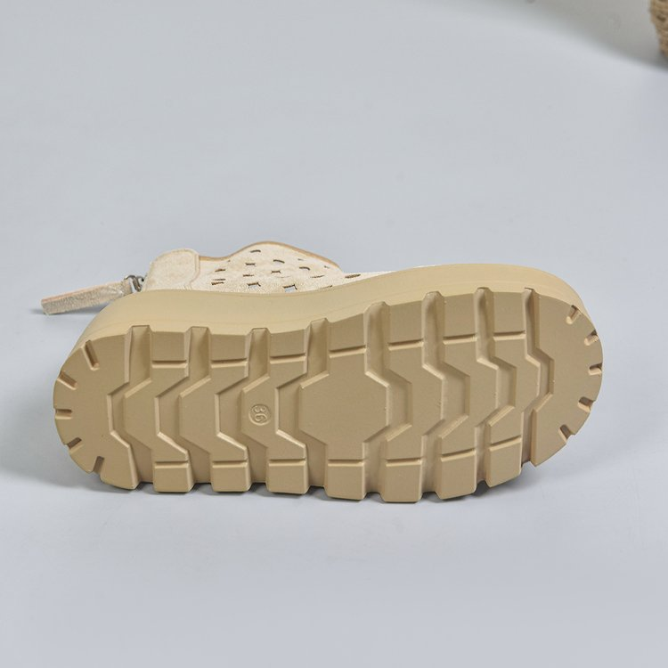 Perforierte Plateau-Ankle Boots