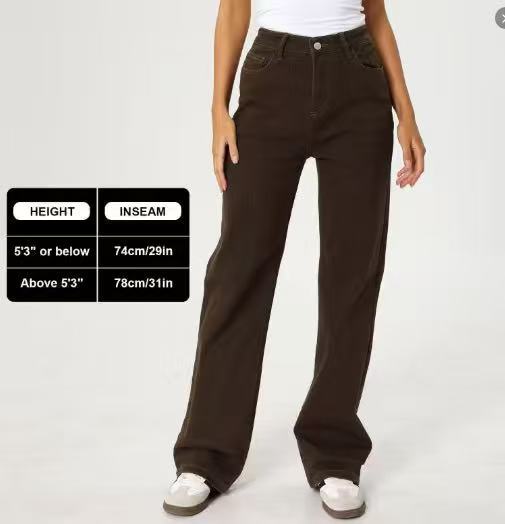 Weite Damenjeans, gerades Bein