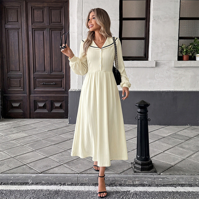 Marineblaues A-Linien Midikleid mit Gürtel