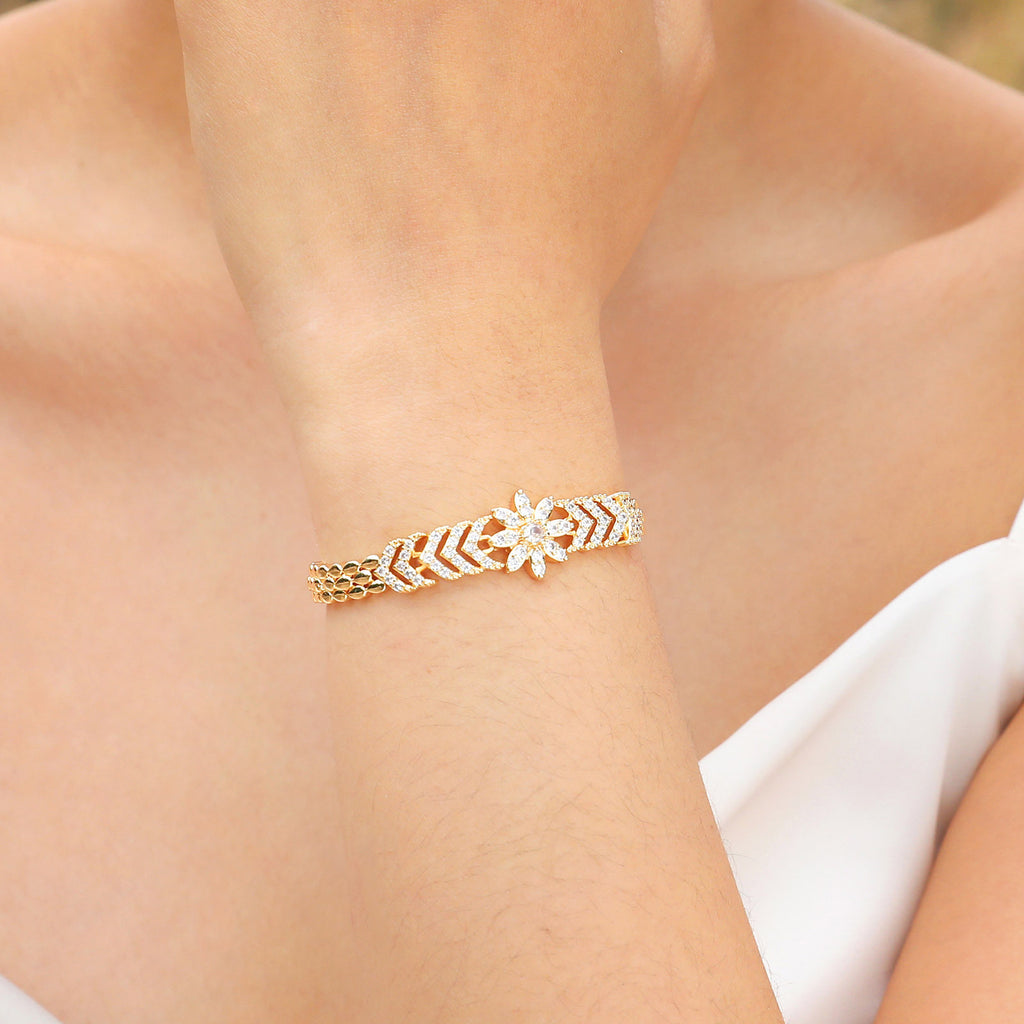 Zirkon Armband mit Blumen- und Herz-Designs