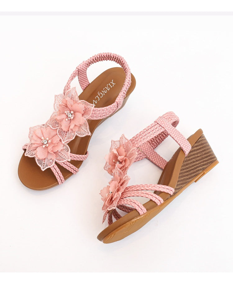 Keilsandalen im Bohemian-Stil mit Blumen – Bild 5 | LuxeStyle