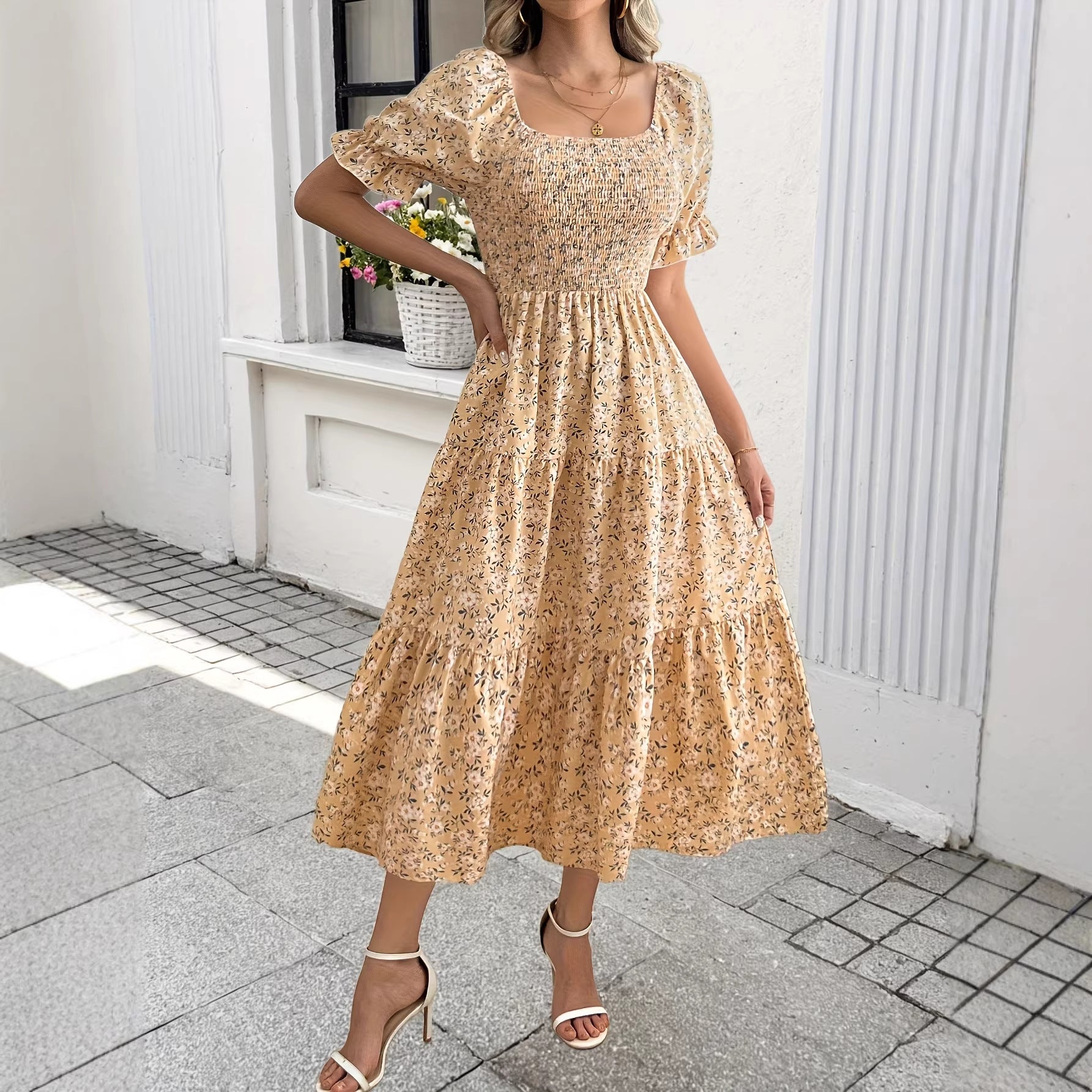 Langes Blumenkleid für Damen