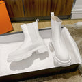 Britische Stiefeletten mit dicker Sohle