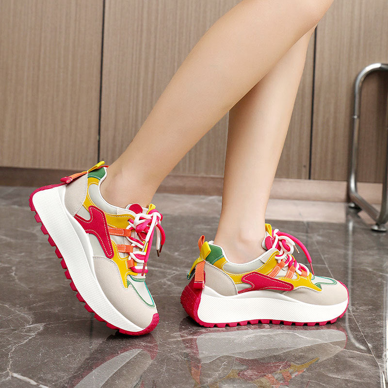 Dad Shoes mit Farbakzenten