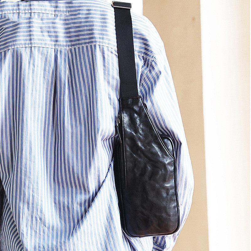 Brusttasche aus pflanzlich gegerbtem Leder – Bild 4 | LuxeStyle