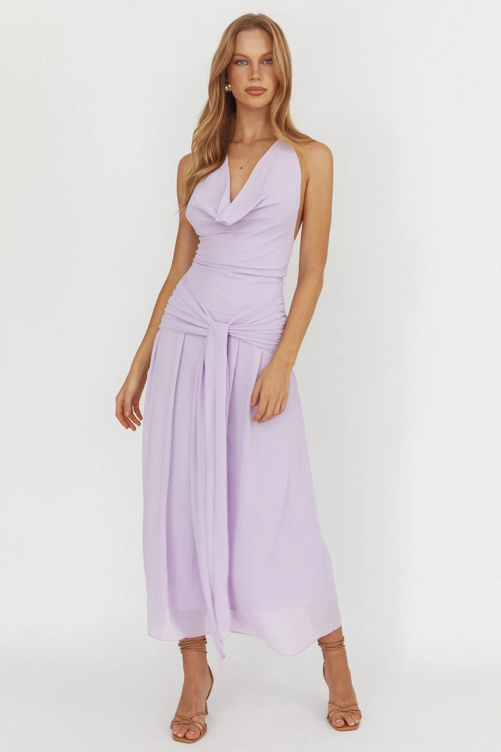 Elegantes Halterneck Maxikleid – Bild 3 | LuxeStyle