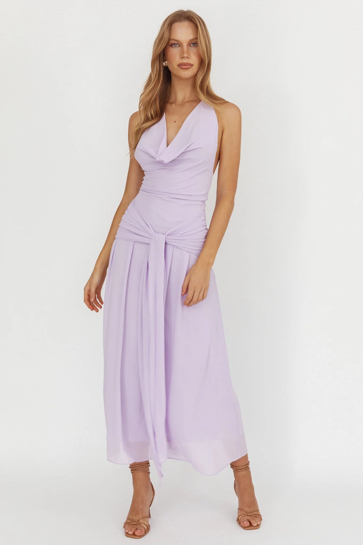 Elegantes Halterneck Maxikleid – Bild 3 | LuxeStyle