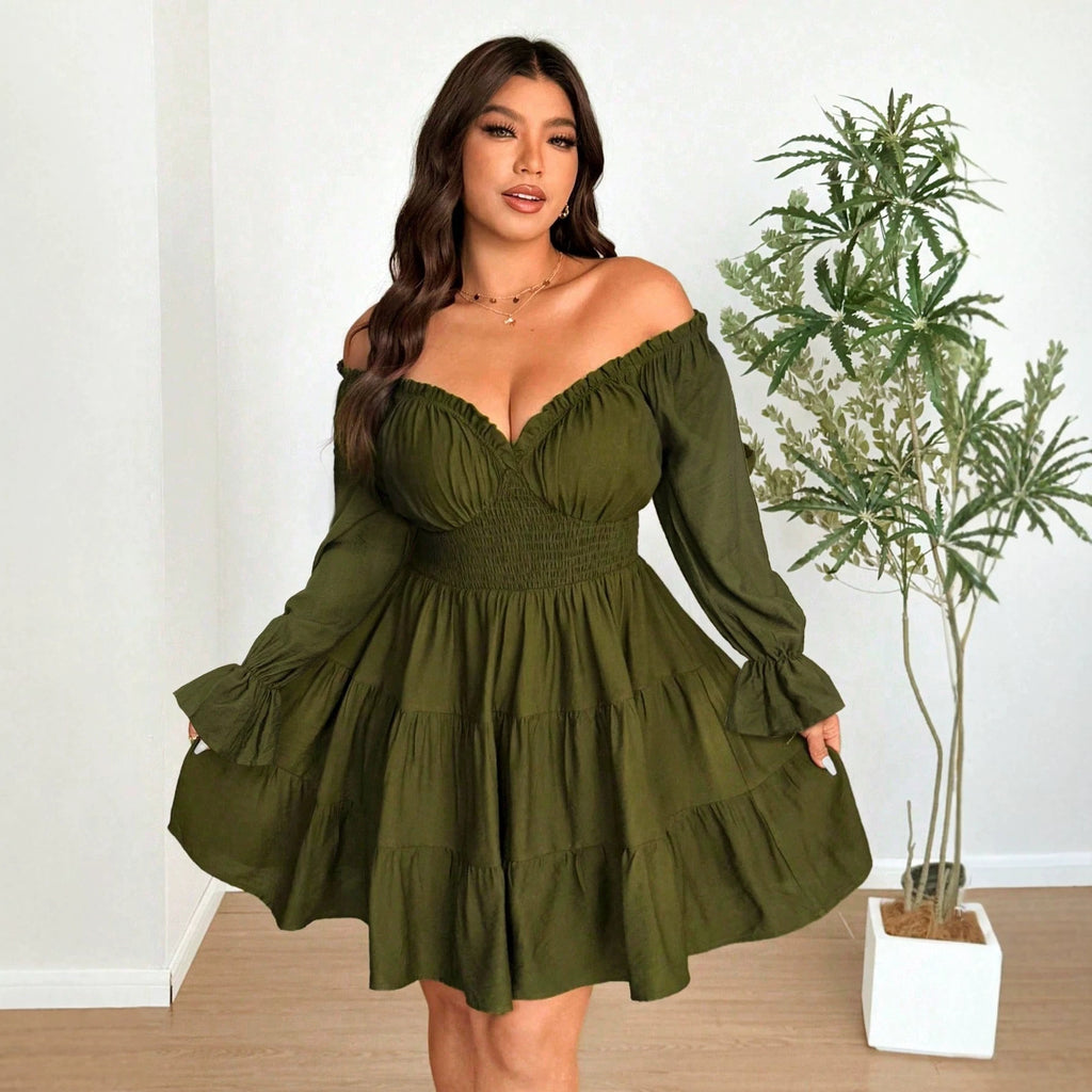 Kurzes V-Ausschnitt-Kleid