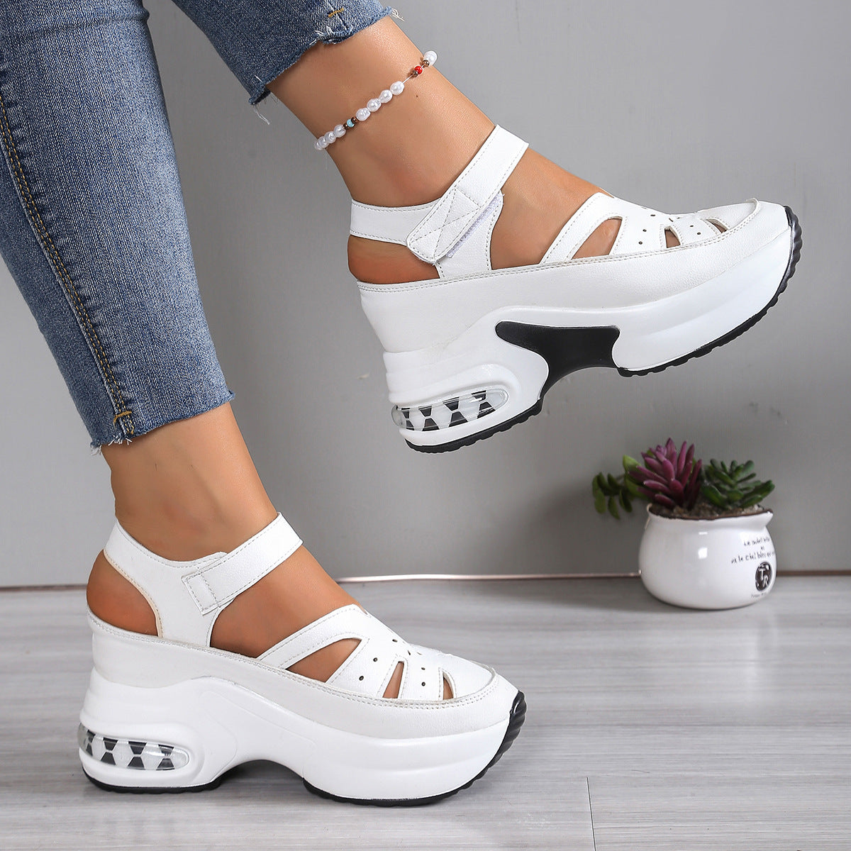Damen Plateau-Sandalen mit Hohlmuster – Bild 5 | LuxeStyle
