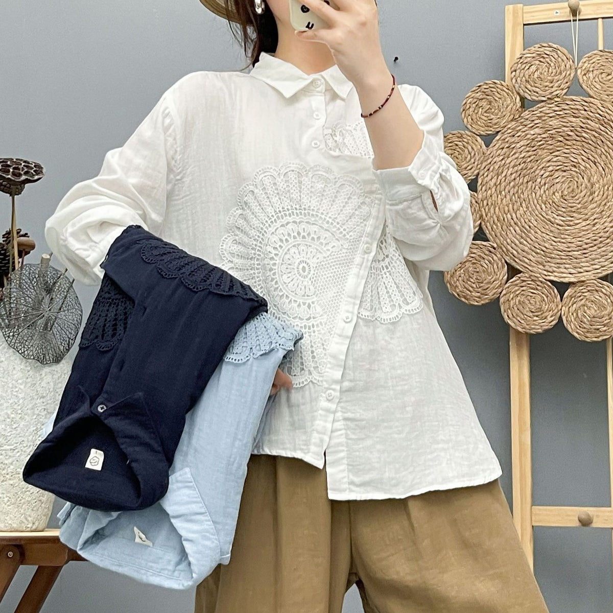 Elegantes Langarmshirt mit Stickerei – Bild 6 | LuxeStyle