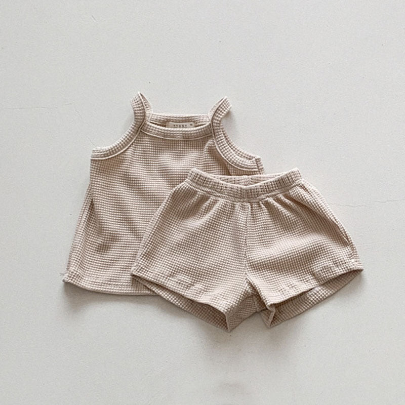 Baby-Strampler aus Waffelpiqué – Ärmellos – Bild 3 | LuxeStyle
