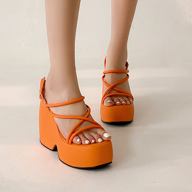 Sommer-Platform Sandalen mit offenen Zehen – Bild 8 | LuxeStyle
