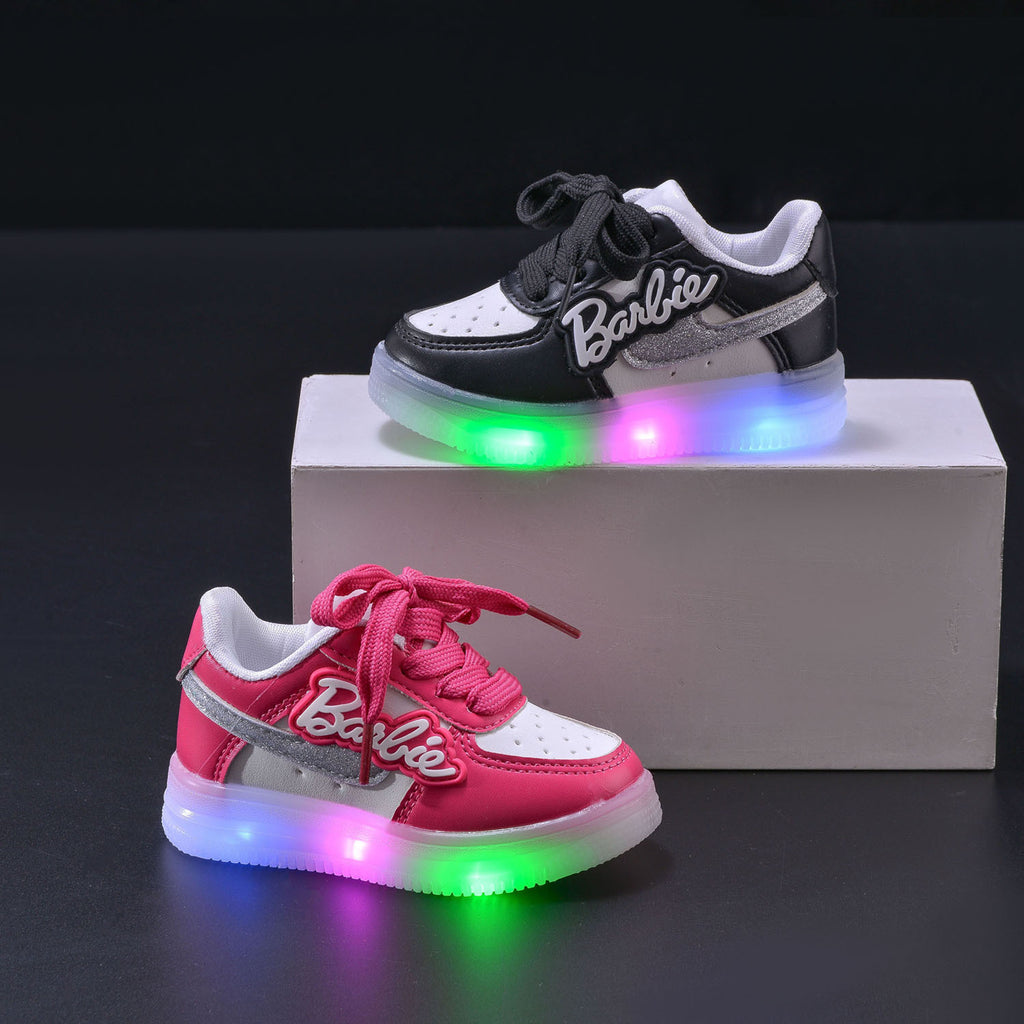 Leuchtende Buchstaben-Schuhe
