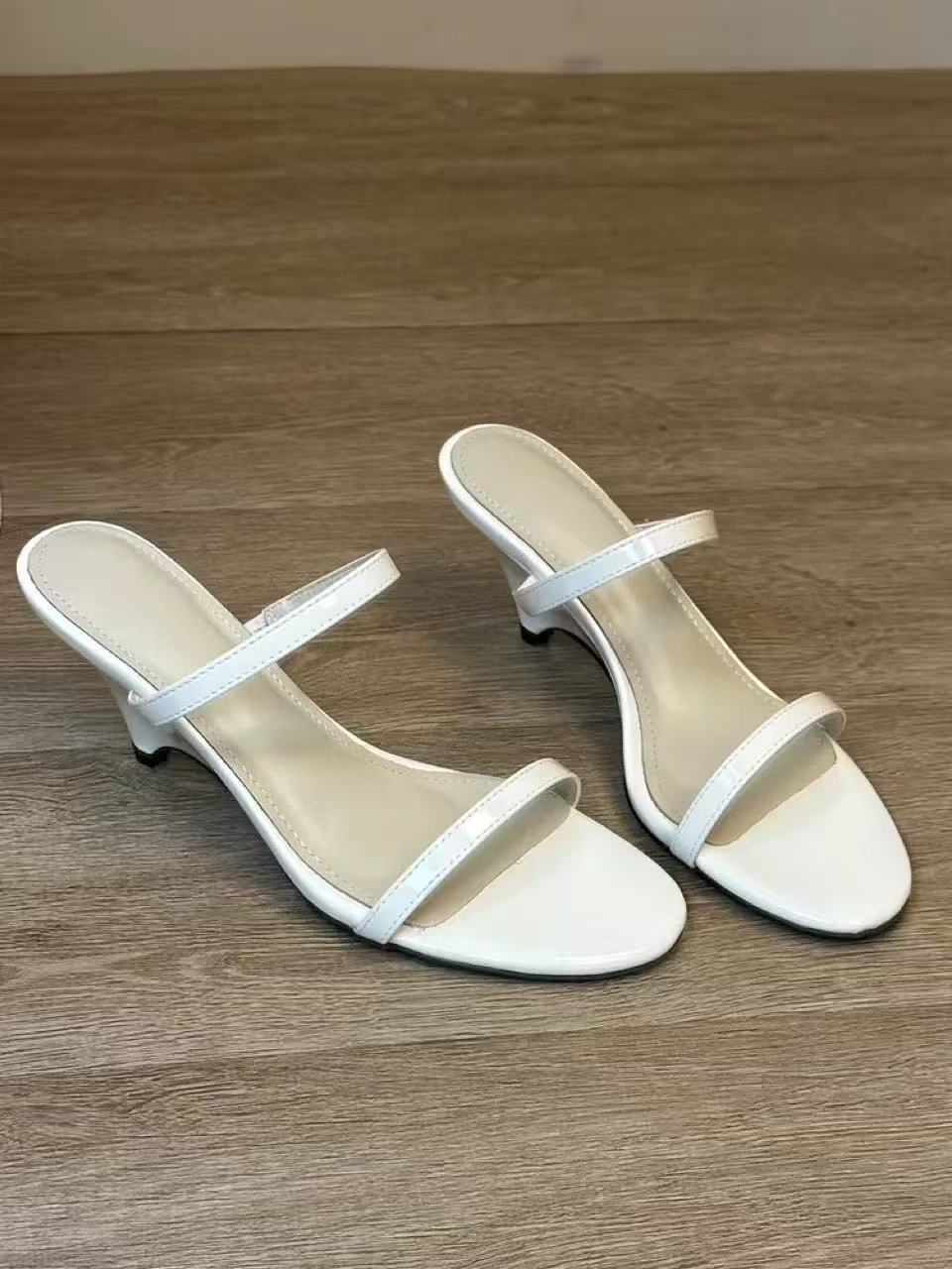 Rote Pumps