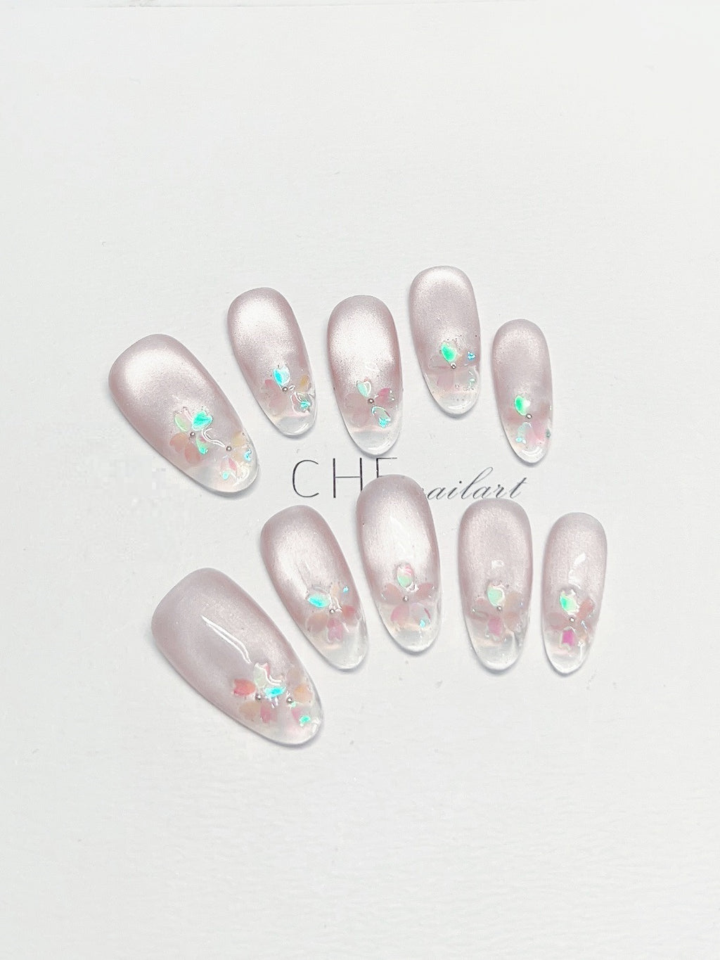 Cat Eye Oval-Kunstnägel – Transparent Fluorescent – Bild 11 | LuxeStyle