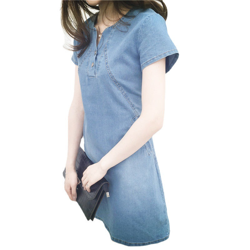 Figurbetonendes Denim-Midikleid mit kurzen Ärmeln – Bild 4 | LuxeStyle