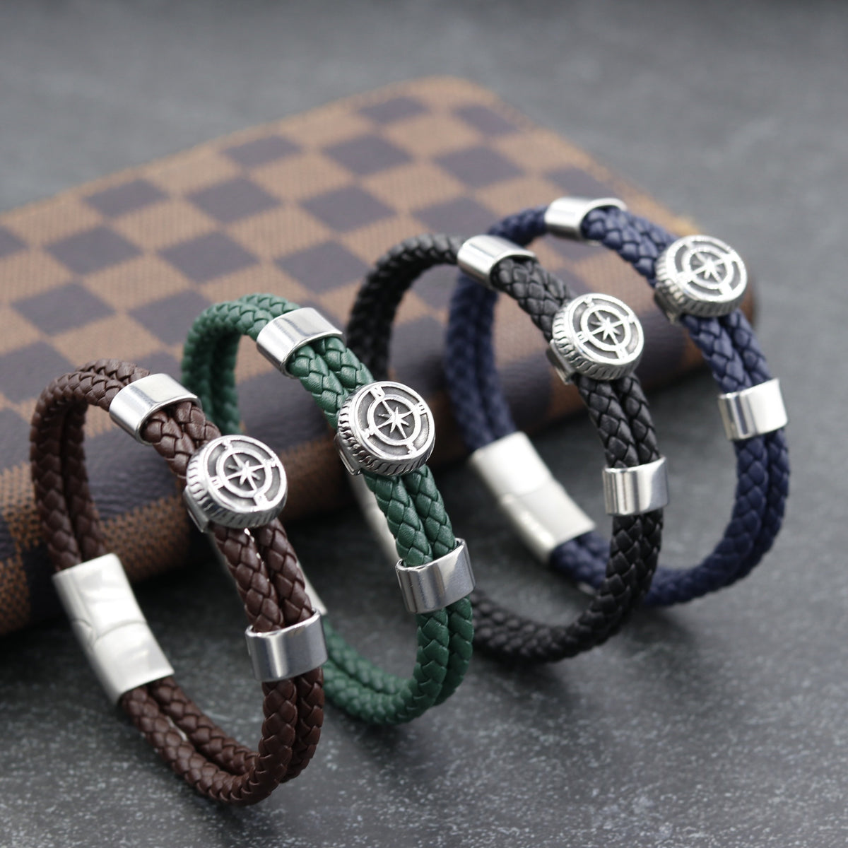 Herrenarmband aus Edelstahl, doppelt geflochten – Bild 7 | LuxeStyle