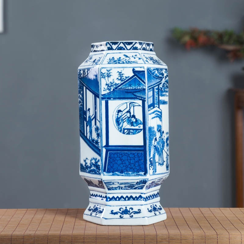 Hexagonale blau-weisse Keramikvase