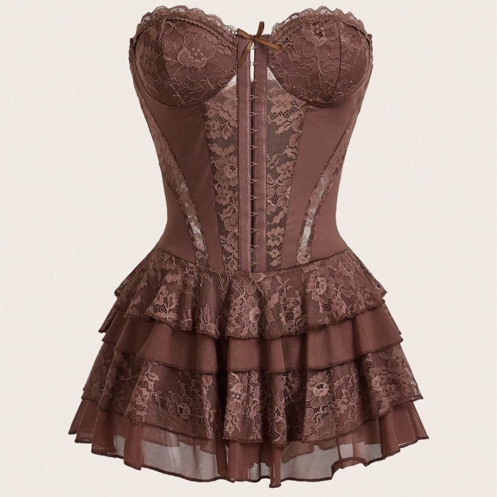 Figurbetontes Trägerloses Slip-Kleid aus Spitze