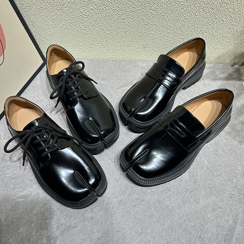 Schwarze Leder-Schuhe mit Kurzabsatz