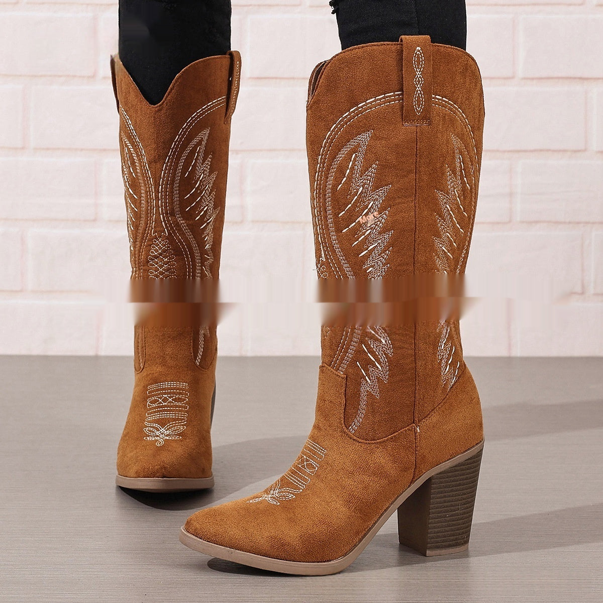 Pointed Mid-Heel Denim Boots mit Blumenstickerei