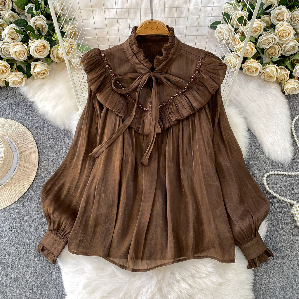 Klassische Bluse mit Spitzenbesatz