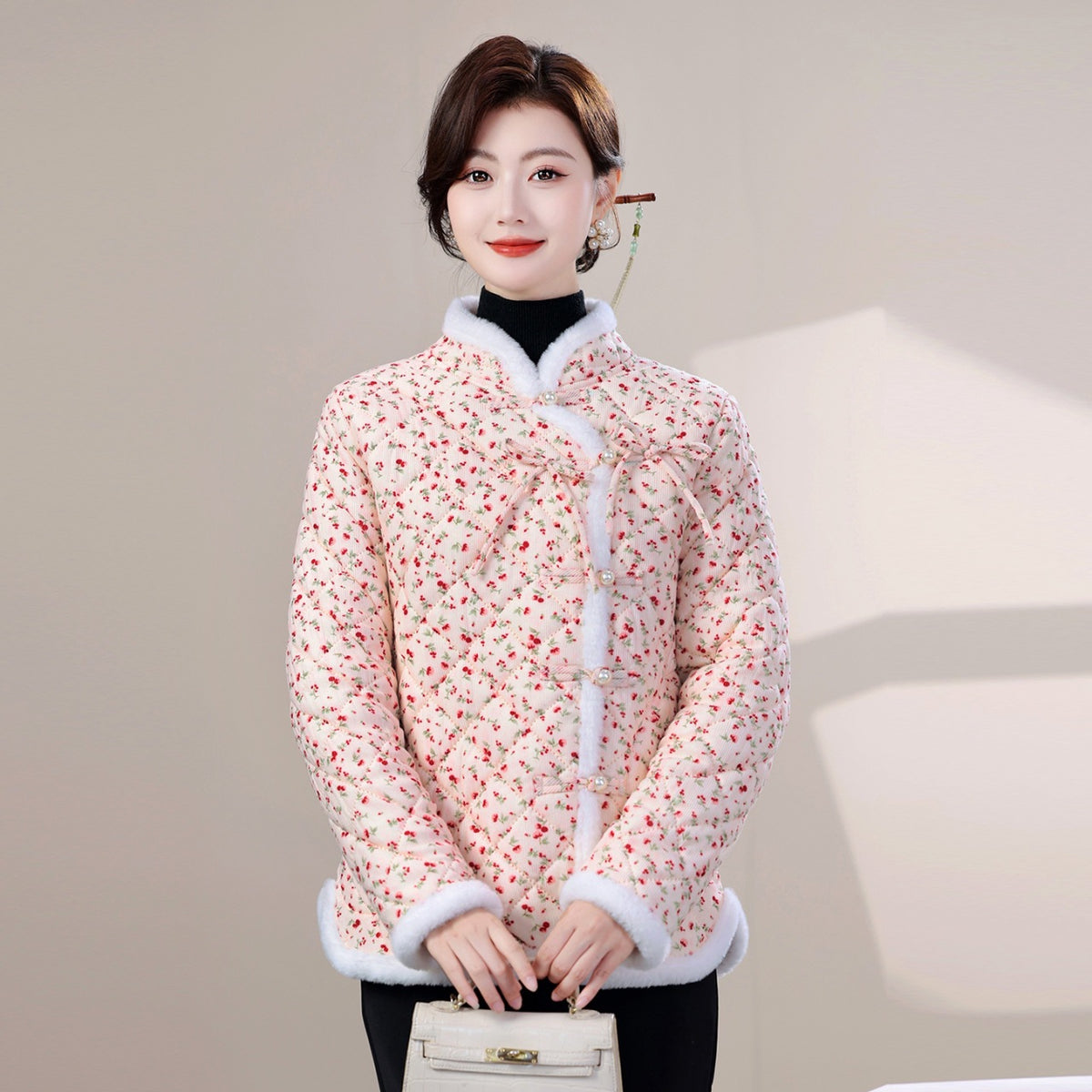 Damen-Jacke mit Blumenmuster und diagonalem Verschluss – Bild 6 | LuxeStyle