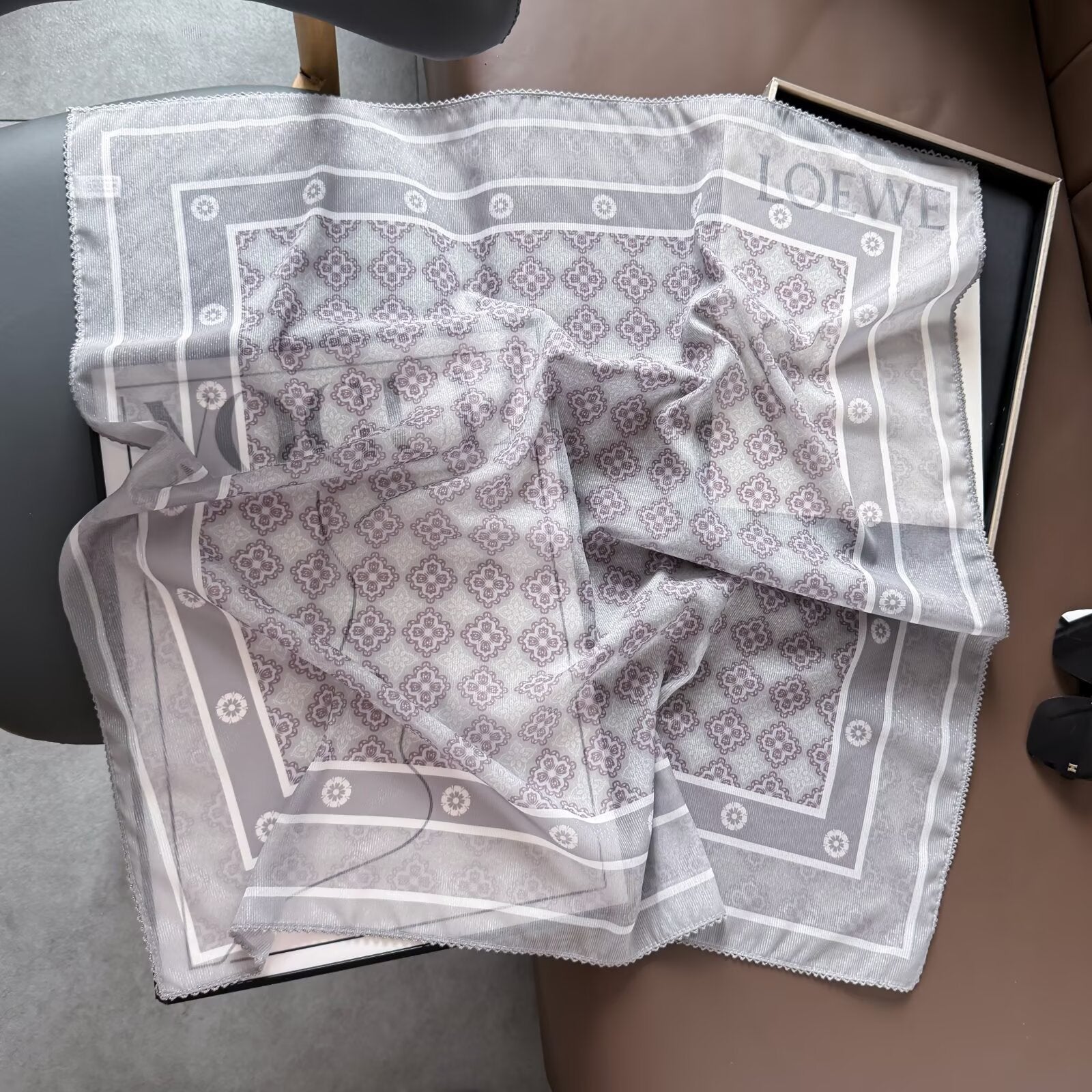 Quadratisches Seidentuch mit Cashew-Muster, 70x70cm
