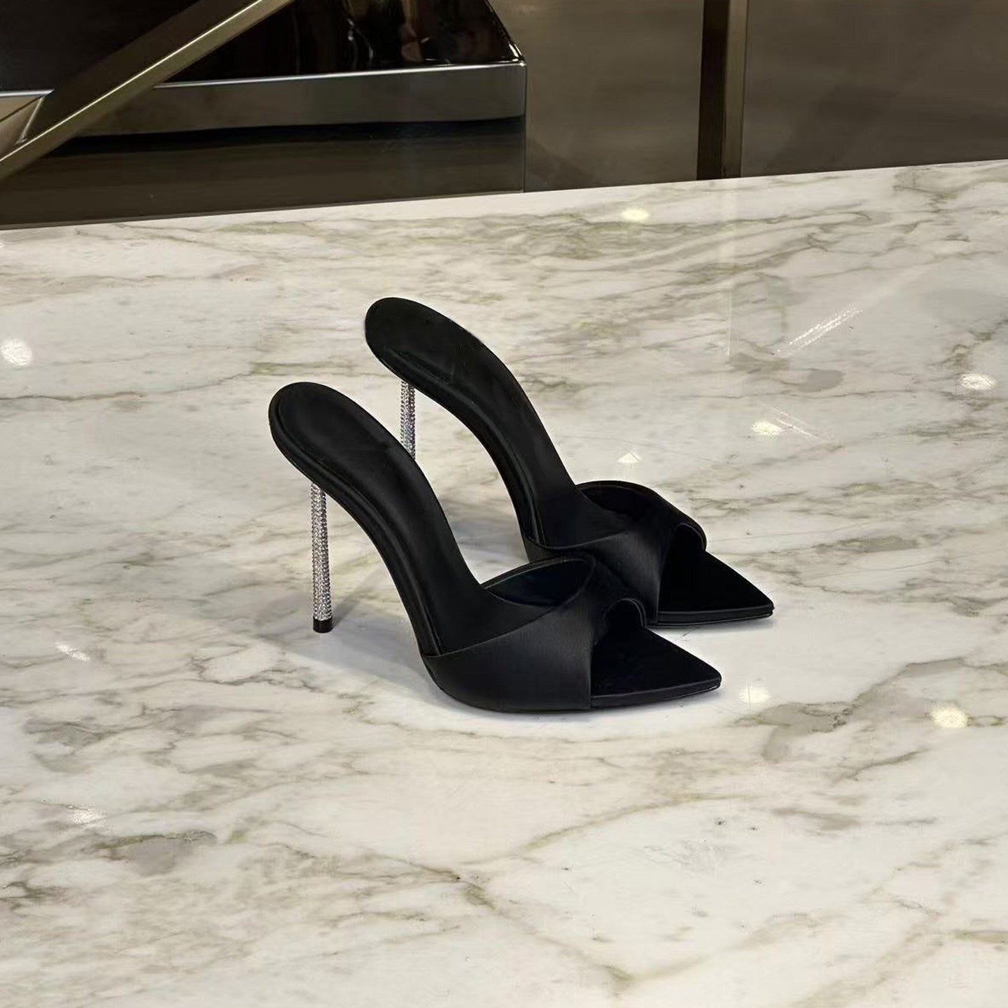 Sexy Stiletto-Sandalen mit spitzer Zehe