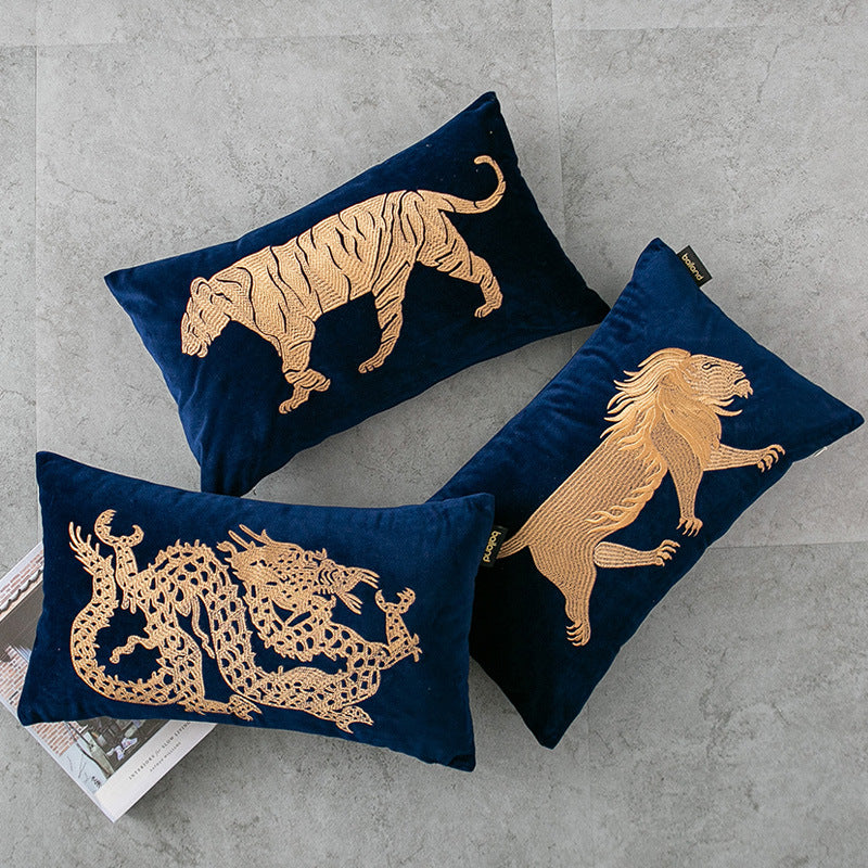 Besticktes Kissen mit Tiermotiv – Bild 2 | LuxeStyle
