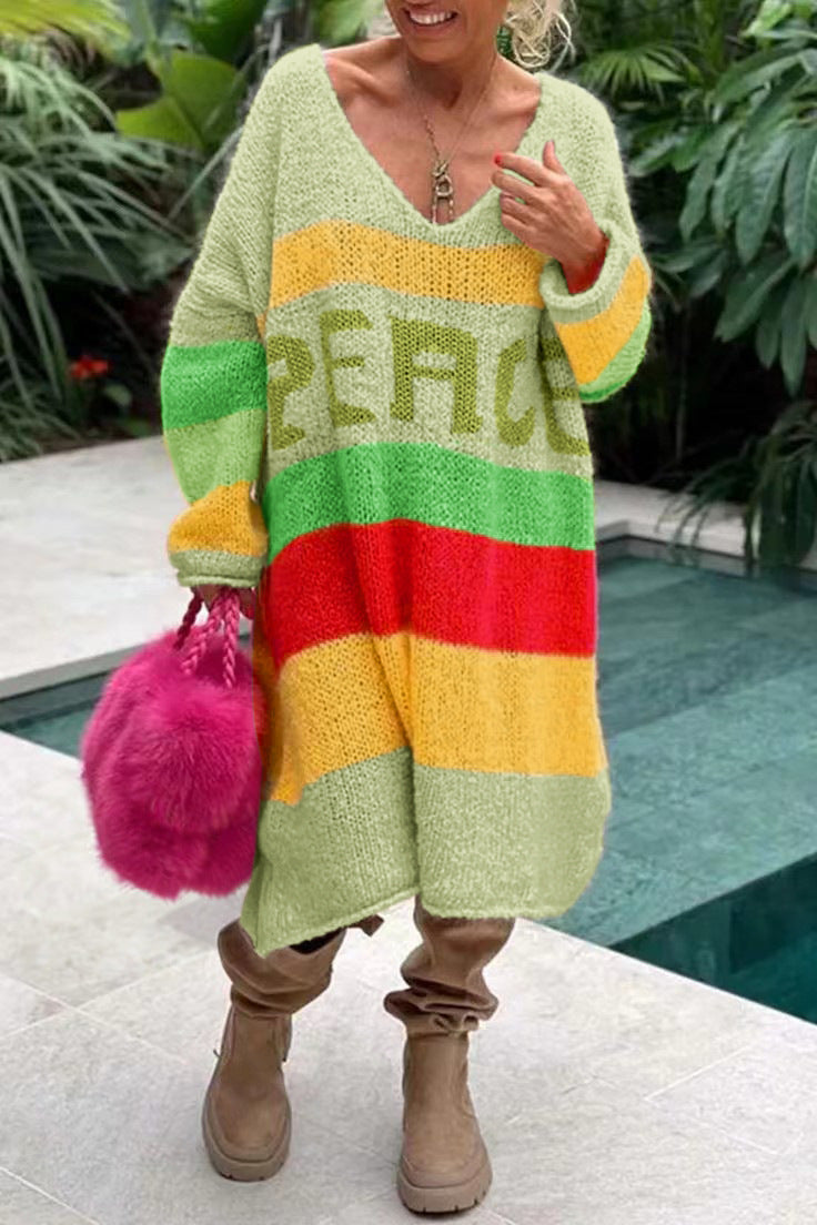 Strickkleid mit Rundhals und Regenbogenstreifen – Bild 2 | LuxeStyle