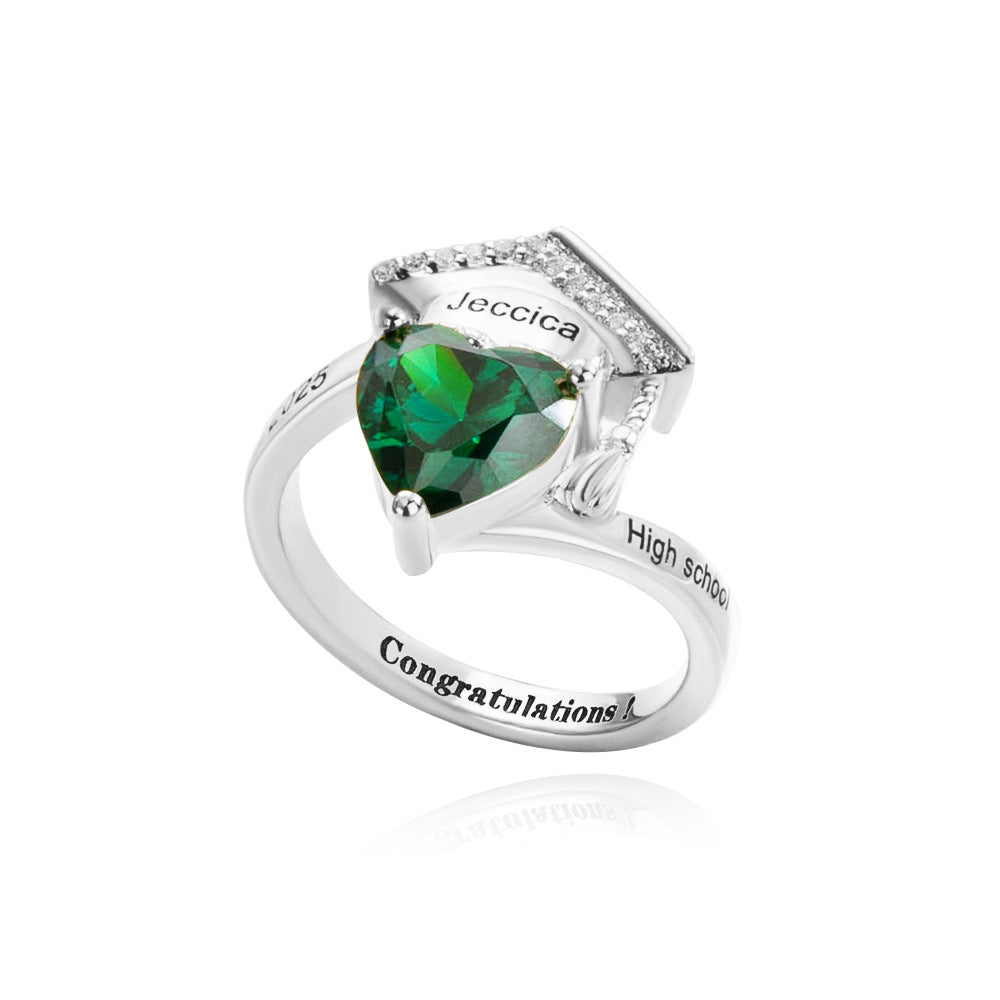 Personalisierter Bachelor-Ring mit Geburtsstein