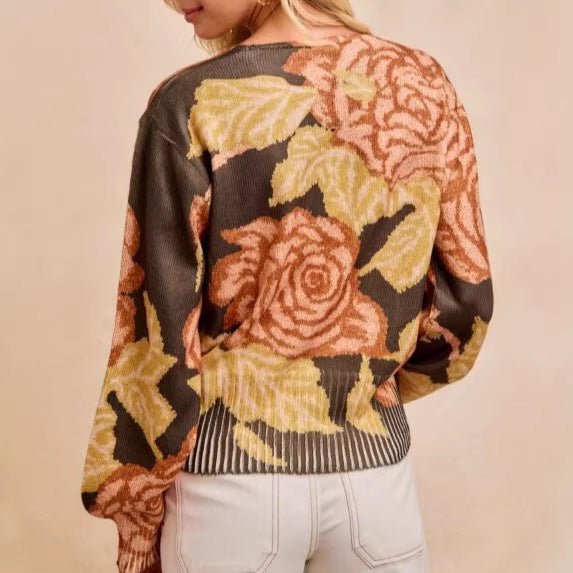 Blumenmuster-Sweater
