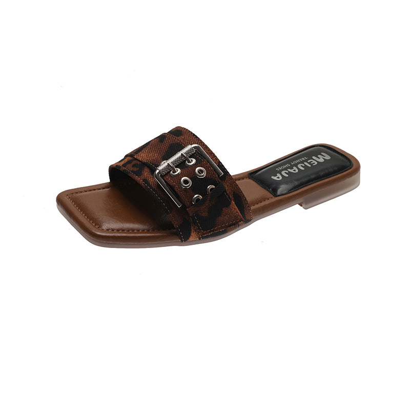 Outdoor Slides mit Leopardenmuster