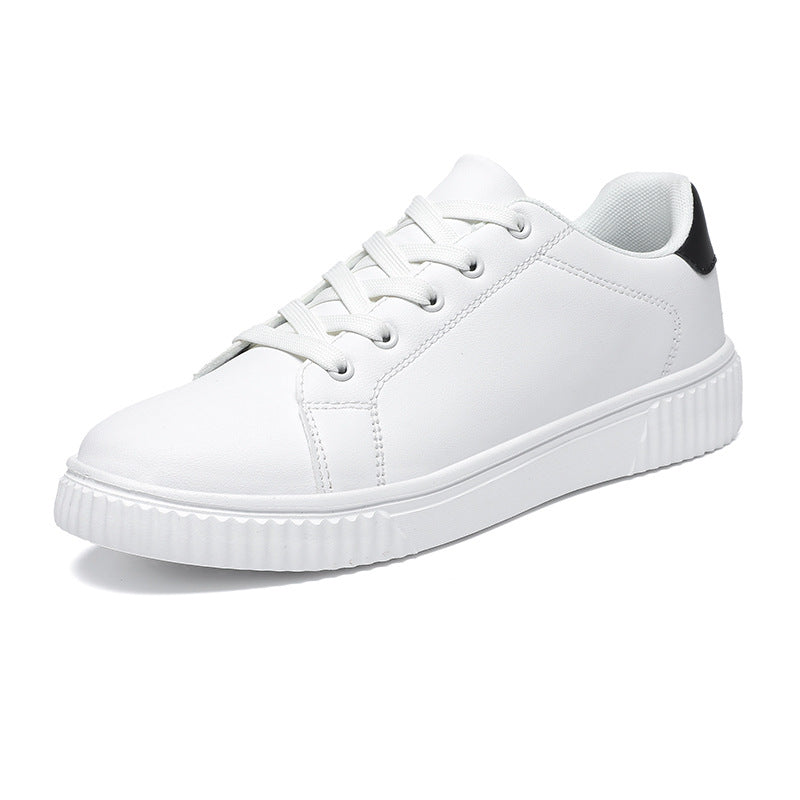 Sleeker Leder-Sneaker im Color-Blocking-Design